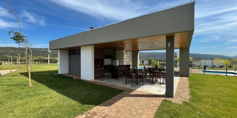 b6f60374-d10a-4221-ad62-f192e52e1c7f